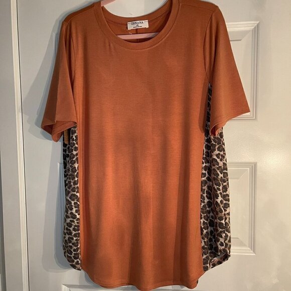 ZENANA CARMEL CREW NECK TOP WITH LEOPARD SIDE PANELS SIZE 1X NWOT (19) - Picture 2 of 12